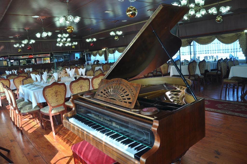 Hotel Brod Panini Veles Buitenkant foto