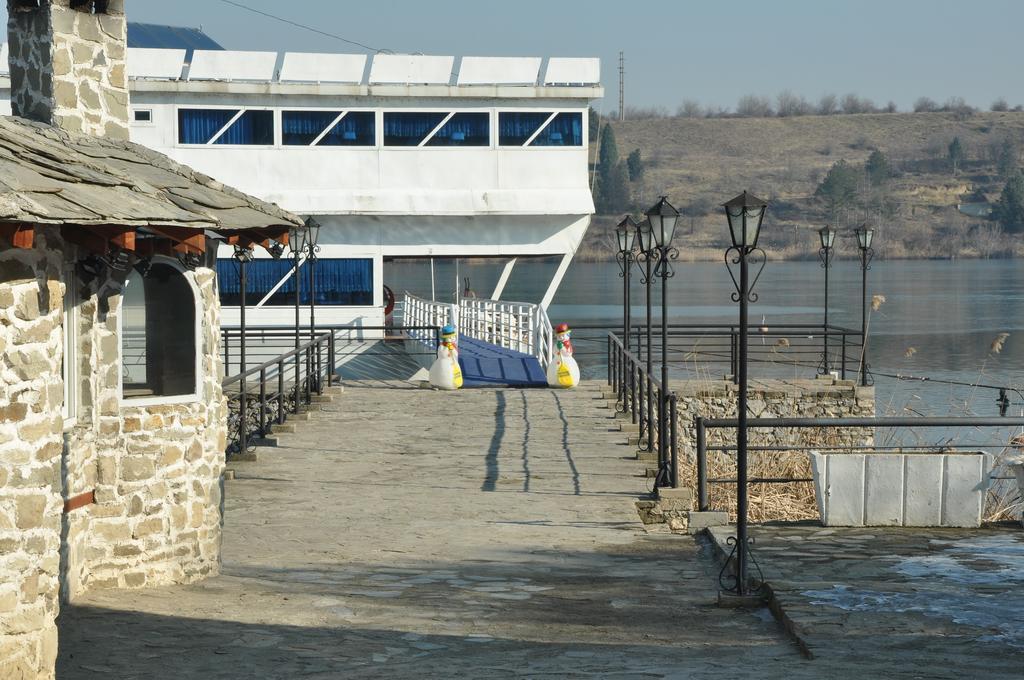 Hotel Brod Panini Veles Buitenkant foto