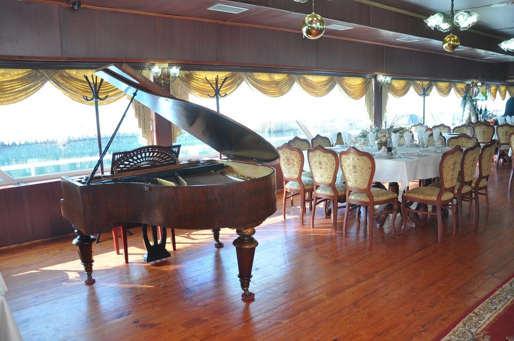 Hotel Brod Panini Veles Buitenkant foto