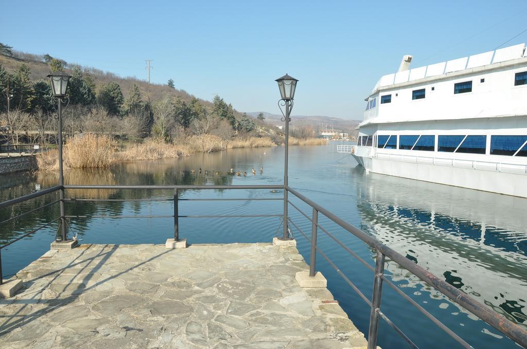 Hotel Brod Panini Veles Buitenkant foto