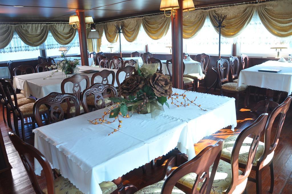 Hotel Brod Panini Veles Buitenkant foto